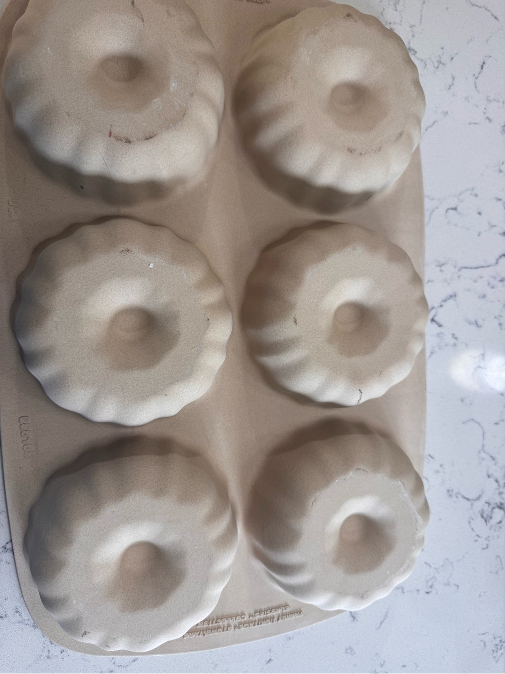 The Pampered Chef Mini Fluted Bundt Cake Pan Family Heritage Stoneware (Retired) - Picture 7 of 7